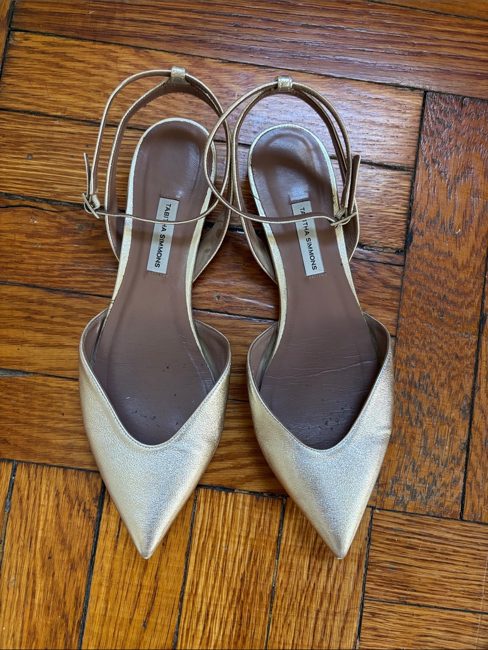 Tabitha Simmons Vera gold leather flats IT39